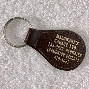 5/$35 Vintage Malowany’s Garage Ltd. Brown Leather Keychain